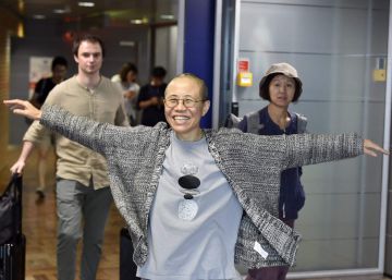 Liu Xia, viuda del Nobel de la Paz Liu Xiaobo, sale de China