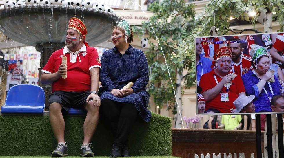 Russos com tiara? Como o ‘kokóshnik’, um tradicional acessório feminino, virou ícone da Copa
