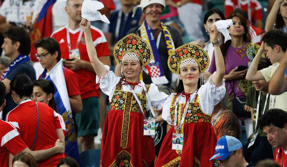 Russos com tiara? Como o ‘kokóshnik’, um tradicional acessório feminino, virou ícone da Copa
