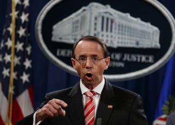 Às vésperas de reunião de Trump e Putin, EUA denunciam 12 russos por espionar campanha de Hillary