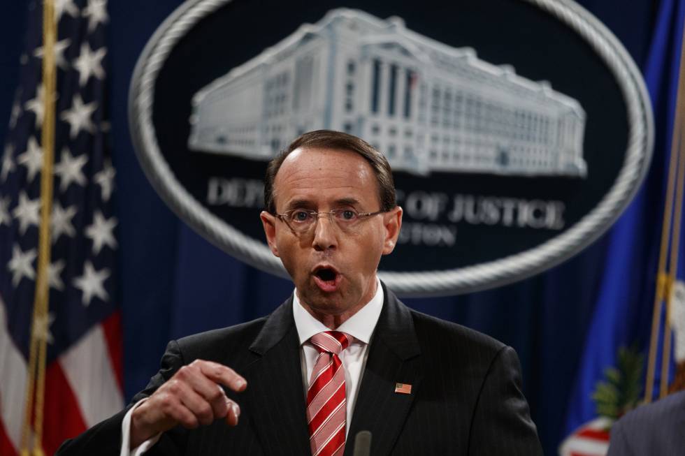 El fiscal general adjunto Rod Rosenstein en su rueda de prensa de este viernes