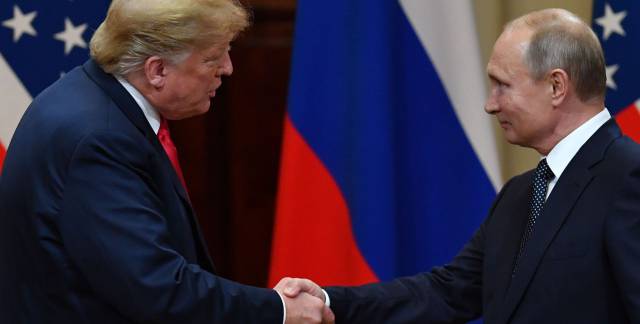 El presidente de EE UU, Donald Trump, y su homólogo ruso, Vladímir Putin, tras su reunión este lunes en Helsinki.