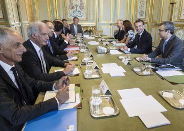 Macron intenta un acercamiento con sindicatos y patronales