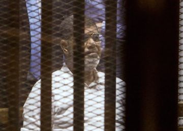 La venganza contra el expresidente Morsi, una auténtica tortura