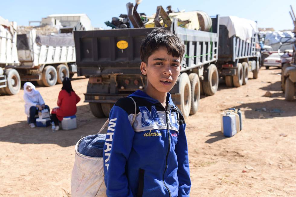 Hasan Bouzeid, de 12 años, intenta empreder el viaje de retorno solo para reencontrar a su madre en Siria tras seis años como refugiado en Líbano