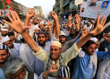 Los rivales políticos de Imran Khan rechazan el resultado de las elecciones en Pakistán