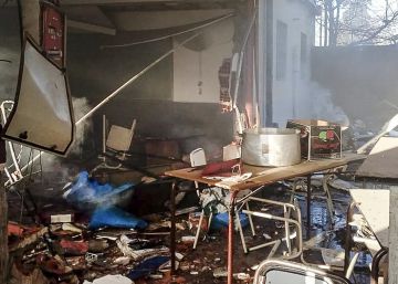 Dos muertes por un escape de gas en una escuela llevan a la huelga a miles de maestros en Buenos Aires