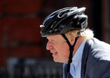 May exige disculpas a Boris Johnson por comparar a las mujeres que usan burka con buzones
