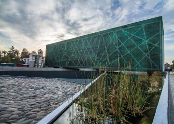 La polémica por el Museo de la Memoria obliga a dimitir al ministro de Cultura de Chile