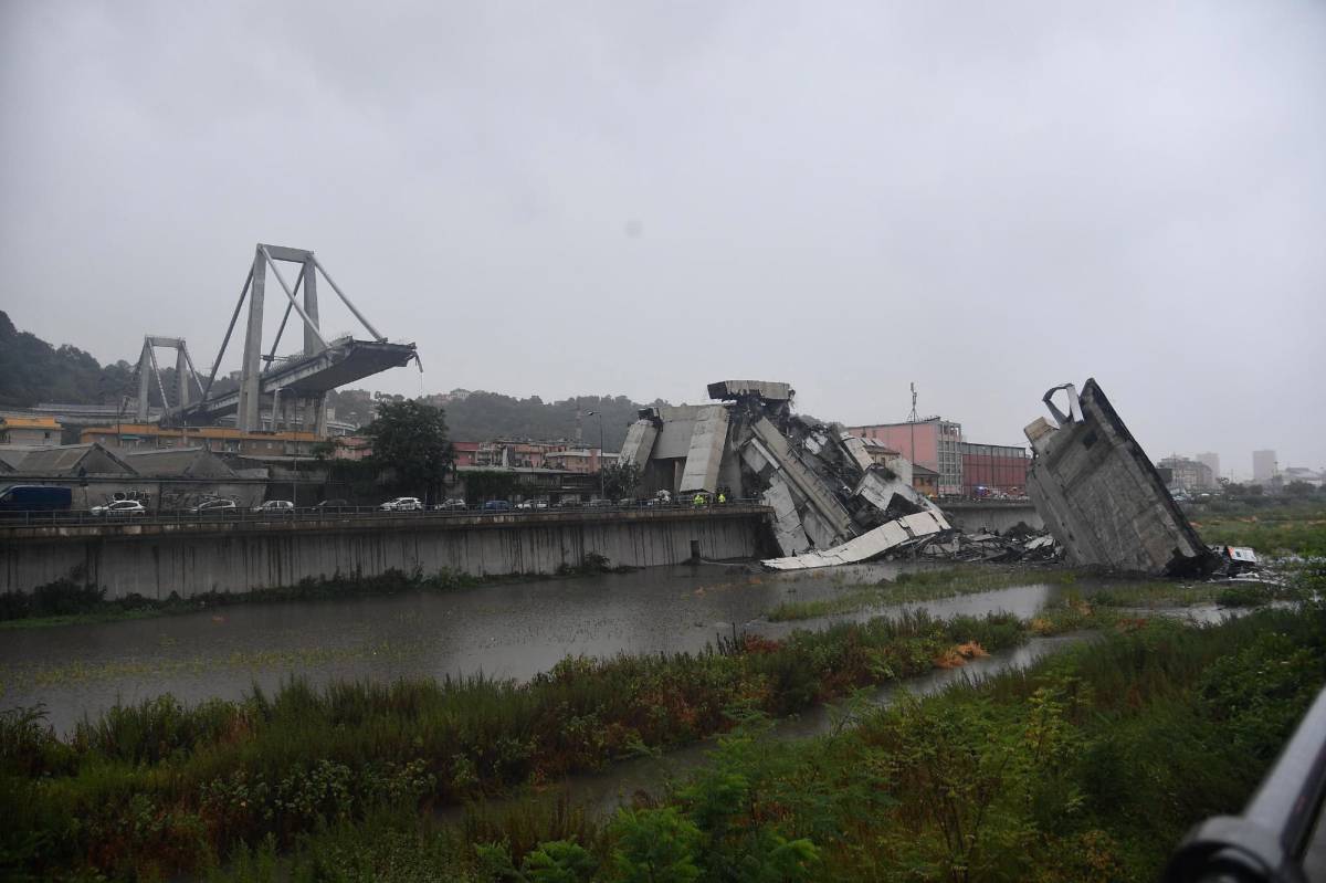 El derrumbe de un viaducto en Génova (Italia), últimas noticias