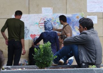 Austria niega el asilo a un afgano de 18 años porque “no parece suficientemente gay”