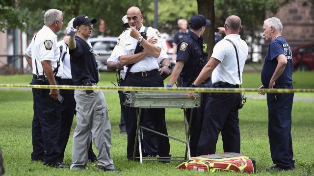 Servicio de emergencia en el parque de New Haven.