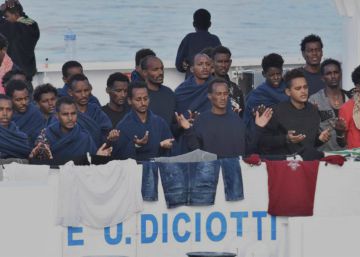 El desembarco de 177 inmigrantes en Italia divide al Gobierno de coalición