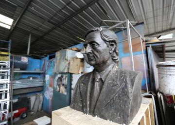 Quito retira un busto del expresidente argentino Néstor Kirchner de una de sus plazas