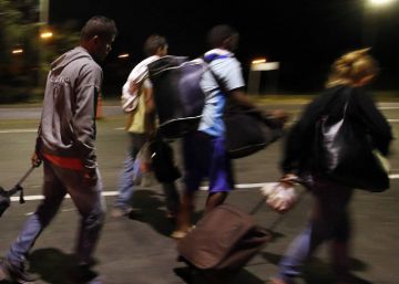 Maduro invita a los emigrantes a que “dejen de lavar pocetas y regresen a la patria”