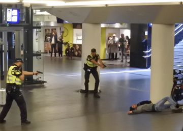 Un joven afgano que hirió a dos turistas en Ámsterdam tenía “motivos terroristas”