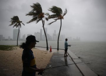 La tormenta tropical Gordon golpea el sur de Florida con fuertes lluvias y vientos huracanados