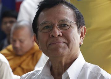 Camboya libera al líder de la oposición tras un año de arresto