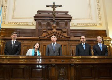 El presidente de la Corte Suprema argentina, postulado por Néstor Kirchner, deja su cargo