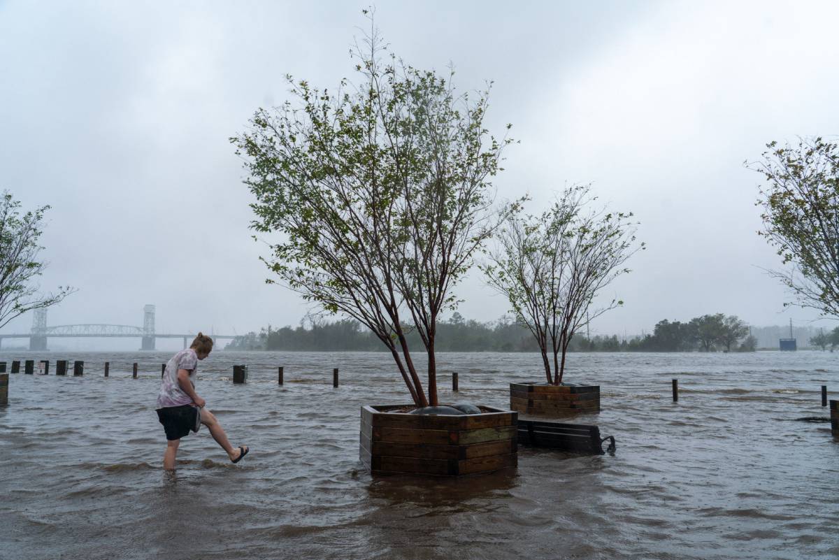 EN VIVO | Ascienden a cinco los muertos por el paso de Florence, rebajada a tormenta tropical