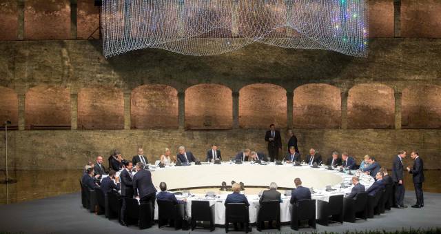 Los líderes de la UE durante la cumbre informal del club comunitario, este miércoles en Salzburgo.rn