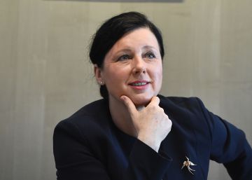 Vera Jourová. “Me convencieron los casos concretos y la presión”