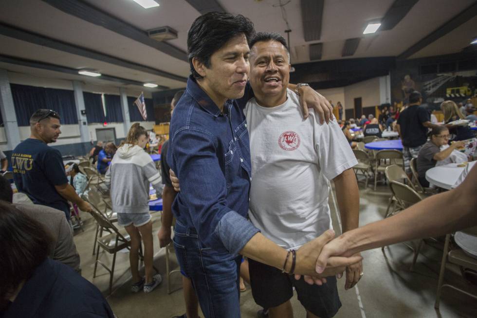 De León, durante el encuentro con sindicalistas a principios de septiembre en Los Ángeles.