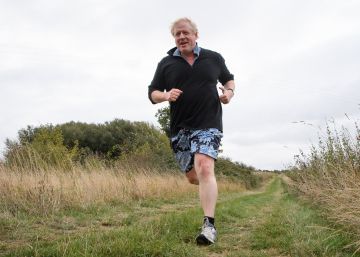 Boris Johnson ataca el Brexit de May y la acusa de imitar las políticas laboristas