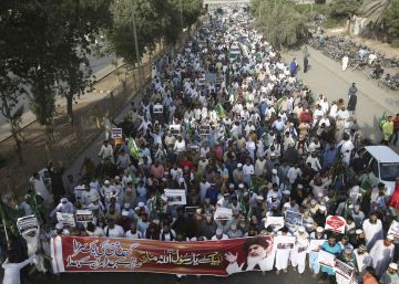 Miles de islamistas reclaman en Pakistán la ejecución de una cristiana condenada por blasfemia