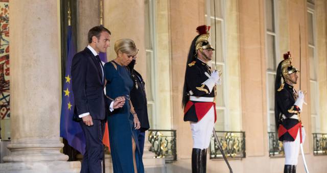 Emmanuel y Brigitte Macron en el Elíseo.