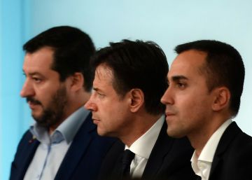 El rechazo de Bruselas a los presupuestos provoca choques en el Gobierno italiano
