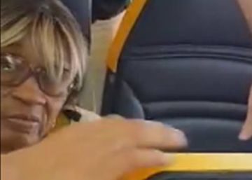 Barcelona denunciará el incidente racista en un avión de Ryanair