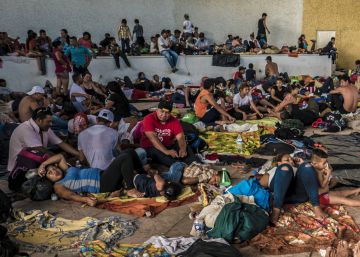 México ofrece trabajo y atención médica a la caravana migrante para frenar su paso a EE UU