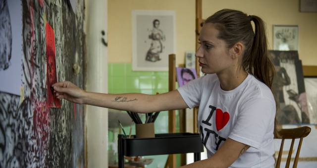 La profesora Svetlana Fialova, en su estudio en Kosice, en Eslovaquia.