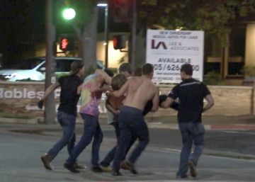 Un exmilitar mata a tiros a 12 personas en un bar de California