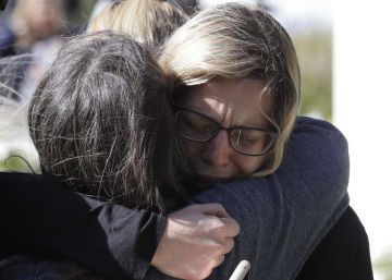 La madre de una víctima de Thousand Oaks: “No quiero más plegarias. ¡No más armas!”