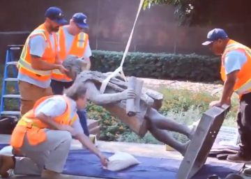 Los Angeles retira una estàtua de Colom: “No cal celebrar el responsable d’un genocidi”