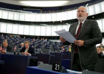 Bruselas llama a Rumania a desandar el camino hacia la involución