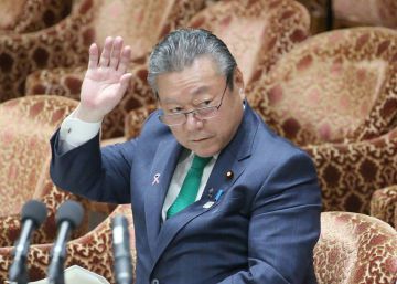 El ministro japonés de ciberseguridad admite que no usa ordenador