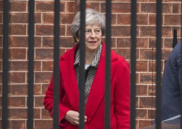 May enfrenta os rebeldes e alerta que não há um plano alternativo para o Brexit