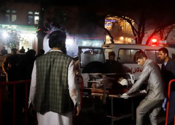 Un atentado suicida en un acto religioso causa al menos 50 muertos en Kabul