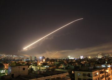 Israel vuelve a atacar objetivos iraníes en Siria tras el derribo de un avión ruso hace dos meses