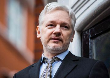 Lenín Moreno invita a Assange a dejar la Embajada ecuatoriana en Londres