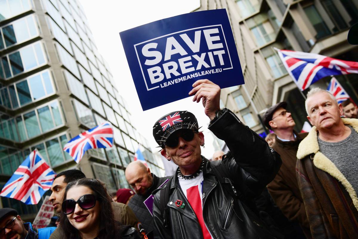 Partidarios de la salida de Reino Unido de la UE sin acuerdo se manifiestan este domingo en Londres