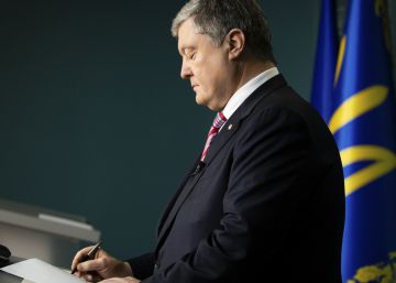 El presidente de Ucrania firma el fin del tratado de amistad con Rusia