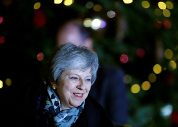 May sobrevive à moção de confiança dos eurocéticos de seu partido