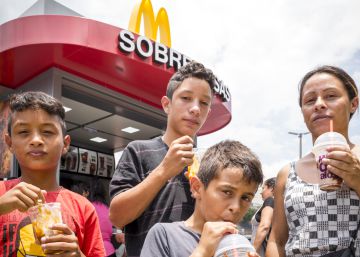 Um pequeno quiosque de globalização abre no grande Brasil periférico