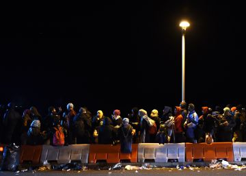 El Constitucional alemán rechaza la demanda de la ultraderecha contra la política de refugiados de Merkel