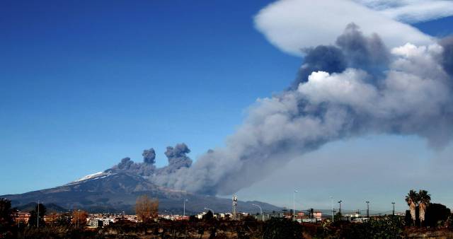El Etna (Sicilia) entra en erupción el 24 de diciembre de 2018.
