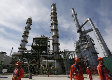 López Obrador incluye al Ejército en su apuesta por resucitar a Pemex